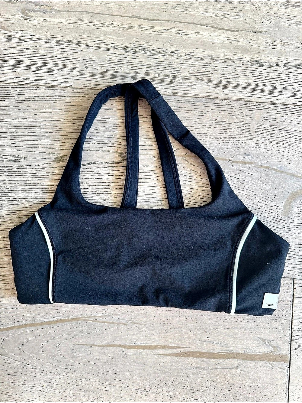 vuori Daily Piped Bra Black Athletic Crop Top